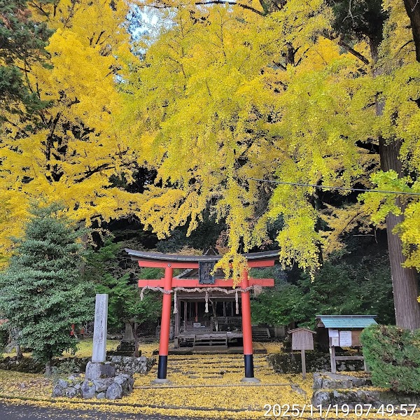 Iwato Ochiba Shrine 3