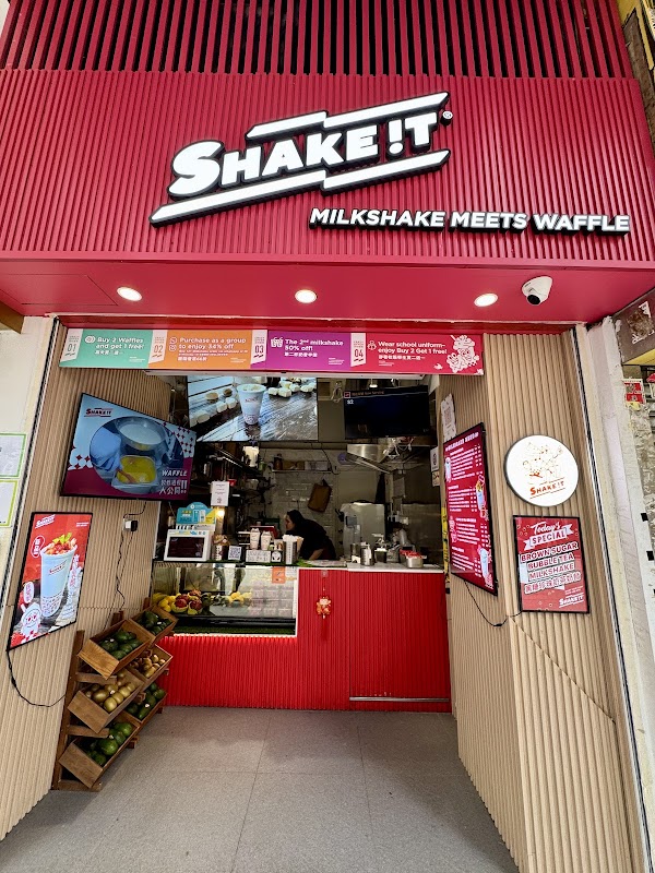 SHAKE IT! - Milkshake meets Waffle