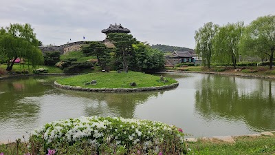 Banghwasuryujeong Pavilion (Dongbukgangnu) 1