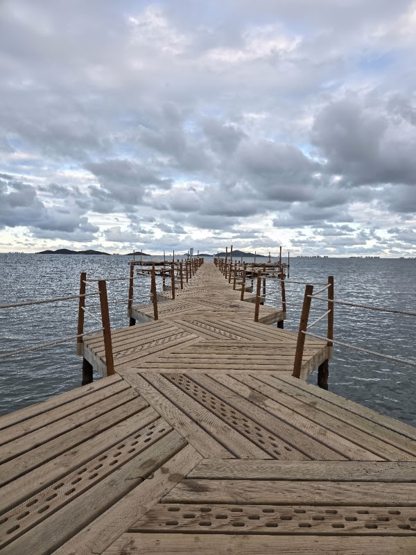 pontón para nadar. Playa Los Urrutias.