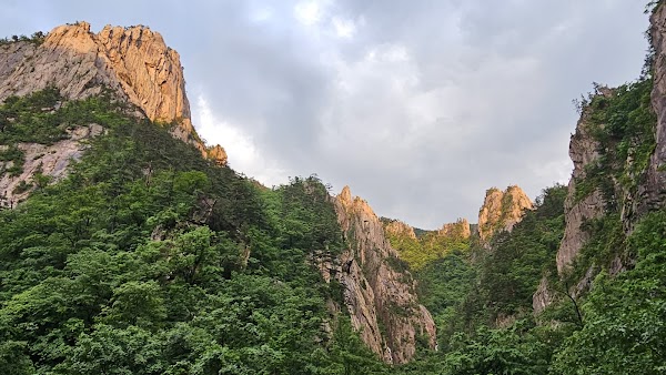 Yangpok Mountain Shelter 3