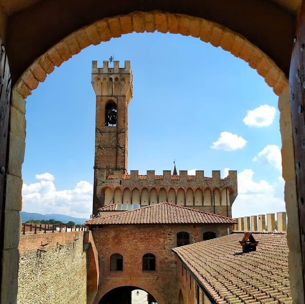 Palazzo dei Vicari 5
