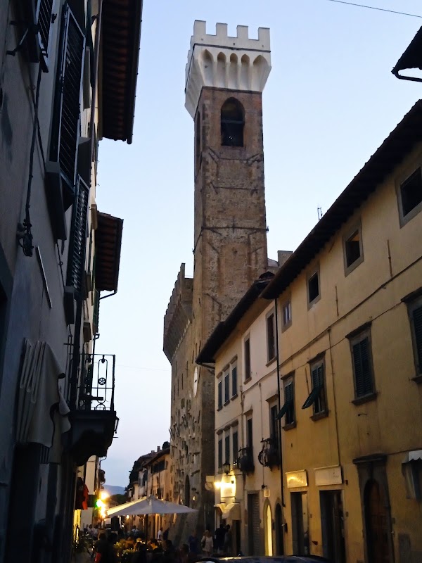 Palazzo dei Vicari 3