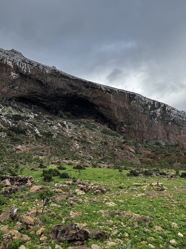Hoq Cave 2