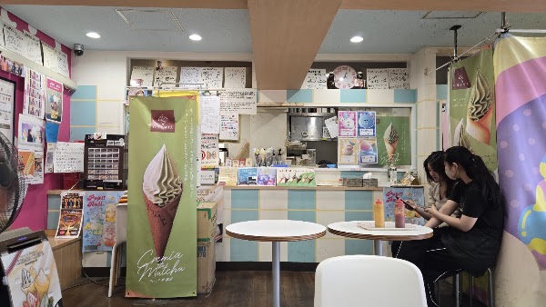 Momi & Toy's Creperie 2