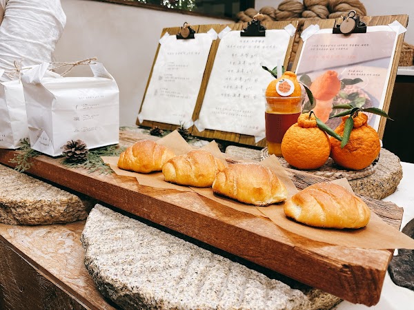 Jayeondo Sogeumppang (Salt Bread) & Jayeondoga 3