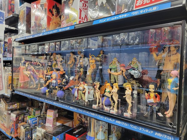 BOOKOFF PLUS Namba Ebisubashi Store 5