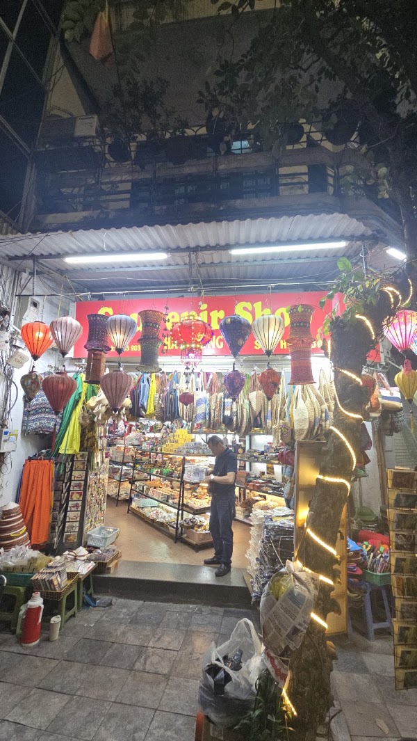 ATE HA'S Souvenir Store 1
