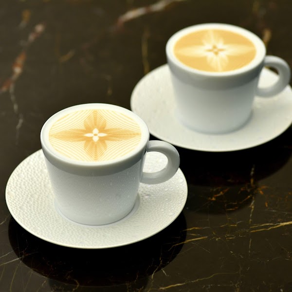 LE CAFE V 5