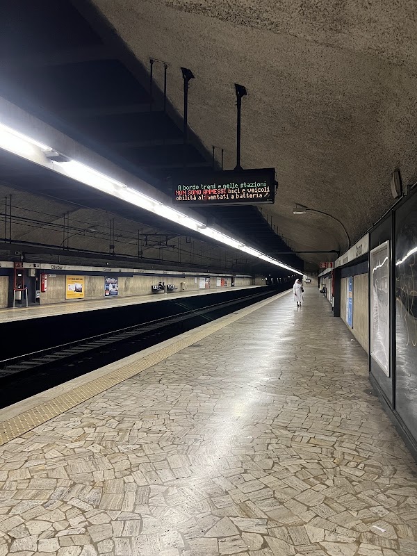 Cavour (Metro Linea B)