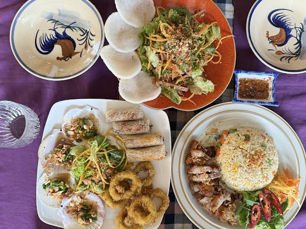 Purple Lantern Restaurant( An Bang Beach Hoi An ) 3