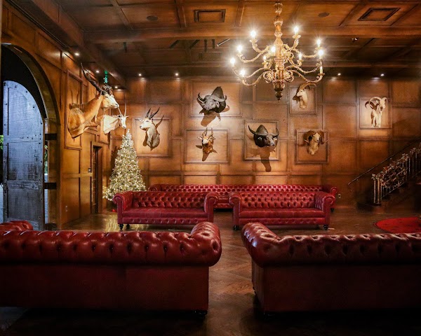 Trophy Room LA 4