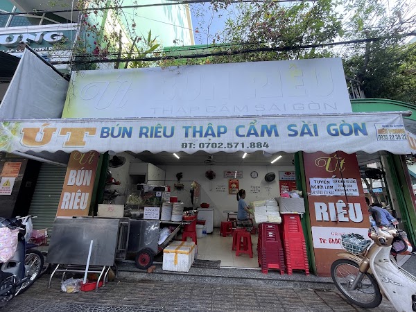 Út - Bún riêu cua thập cẩm Sài Gòn 1