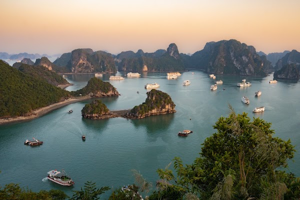Hạ Long Bay 1