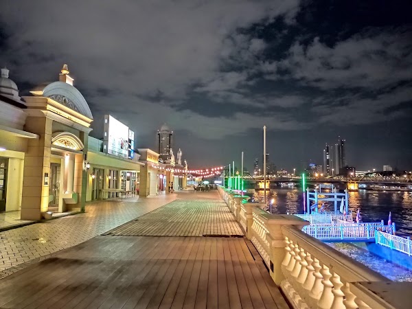Yodpiman Riverwalk 5