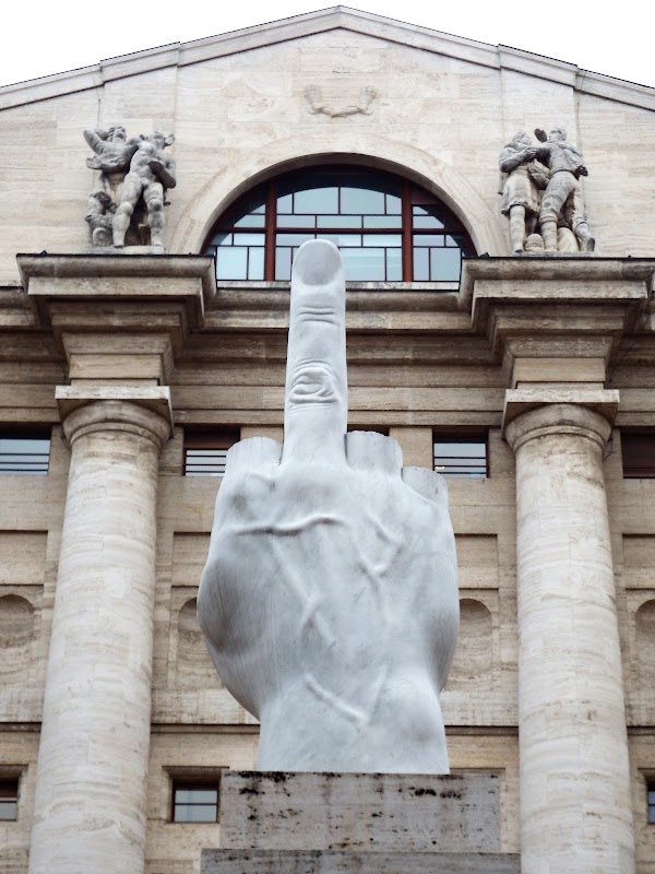 Piazza degli Affari 2