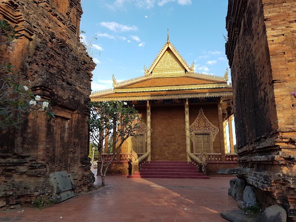 Preah Theat Thom Temple 2
