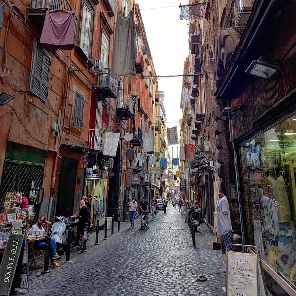 Via dei Tribunali