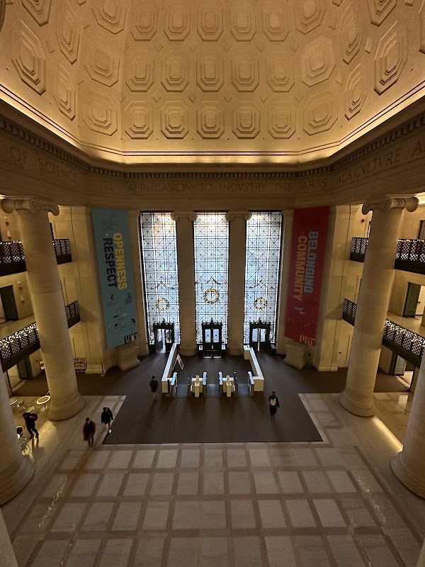Massachusetts Institute of Technology 3