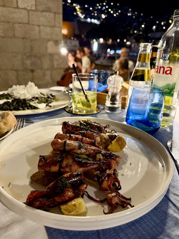 Gradska kavana Arsenal Restaurant 3