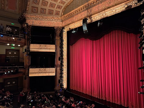 Toni Rembe Theater 5