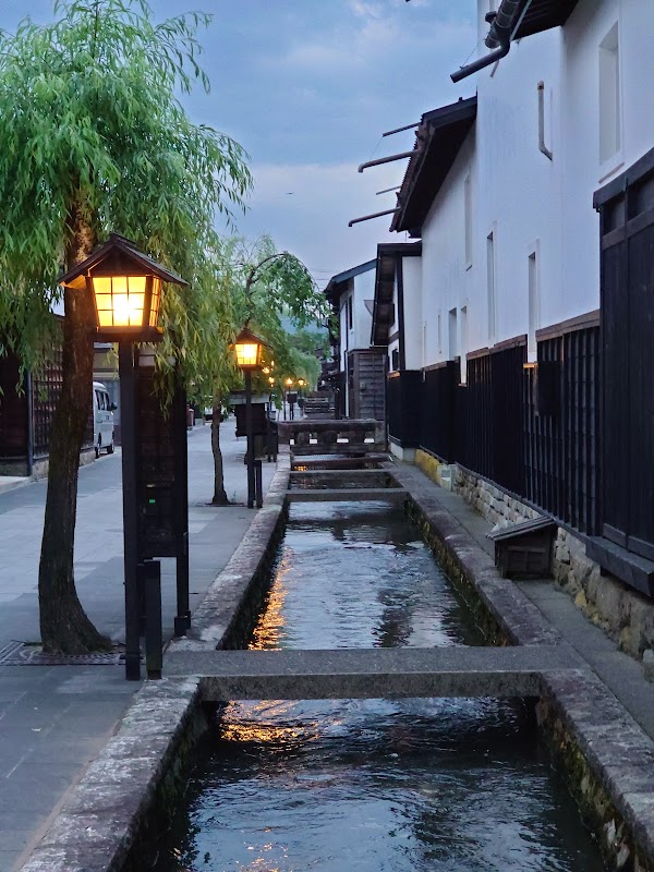 Setogawa and Shirakabe Dozou Street