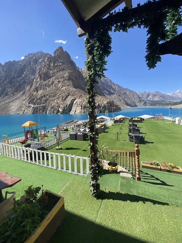 Luxus Hunza Attabad Lake Resort