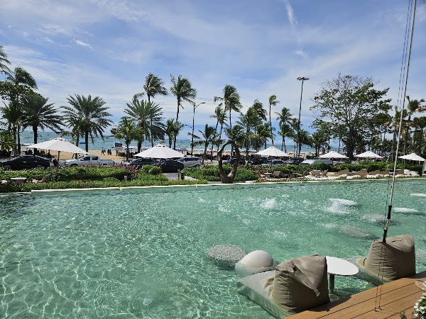 LAY Beach Club 5