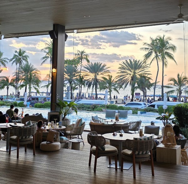 LAY Beach Club 4