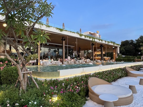 LAY Beach Club 2