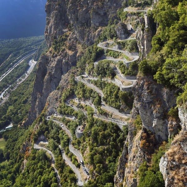 Lacets de Montvernier