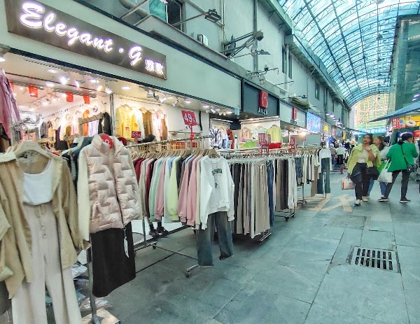 Dongmen Pedestrian Street Legislative Jiaoyushi 3