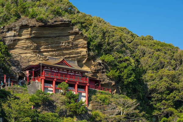Daifukuji Temple (Gake Kannon)