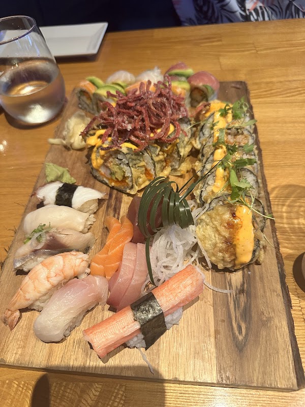 Social House Sushi & Grill 3