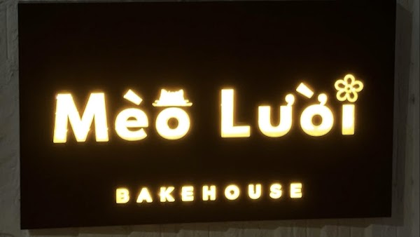 Tiệm Bánh Mèo Lười Lê Quang Định 3
