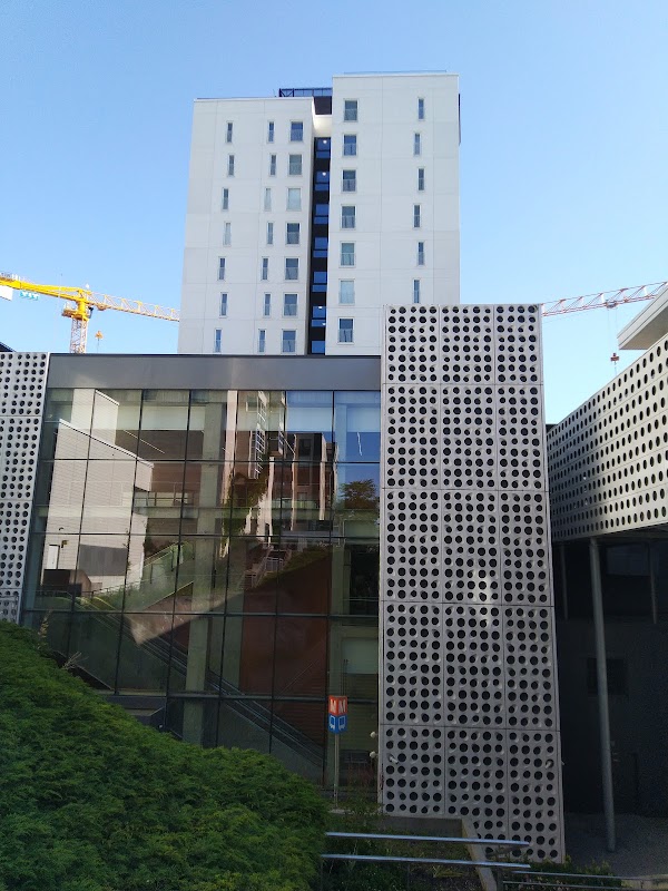 Tapiola metro station entrance 1