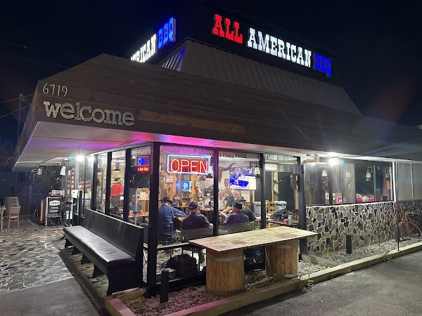 All American BBQ (Barbecue) Smoked Ribs & Mesquite Fire Pit