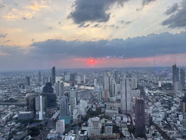 mahanakhon skywalk