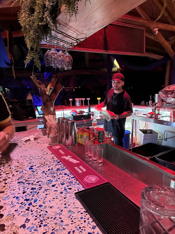 Tikiliano Bar 3