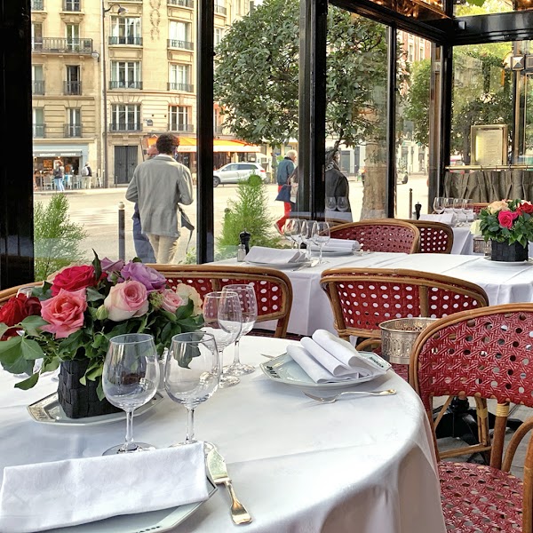 Le Dôme Café