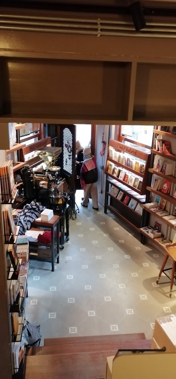 Nail Kitabevi & Cafe 3