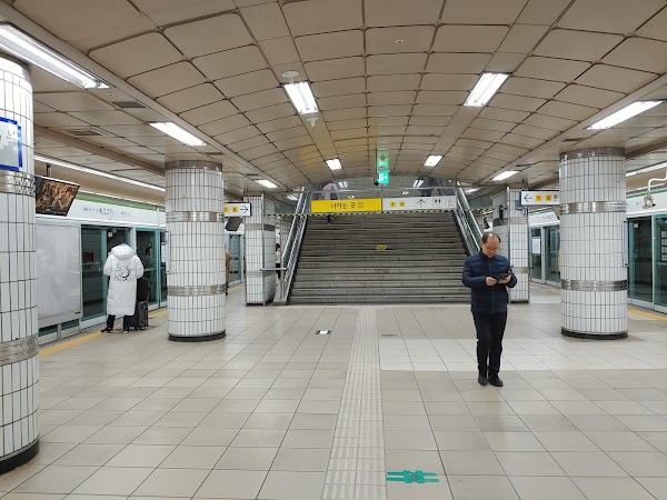 Hagye station