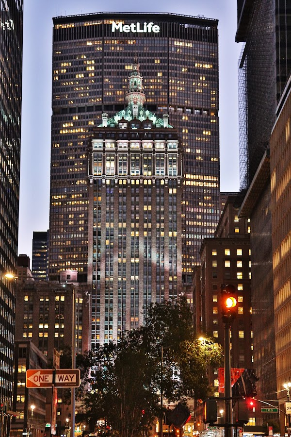 MetLife Building 1