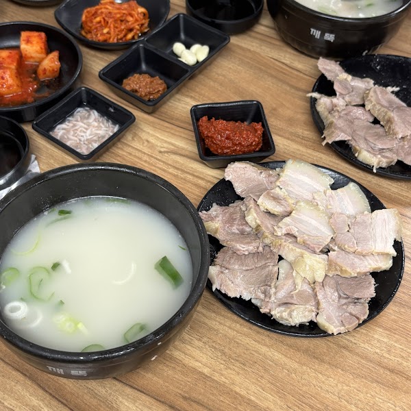 Pohang Dwaeji-gukbap 3