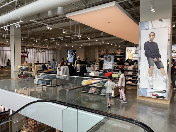 Levi’s Outlet Store 5