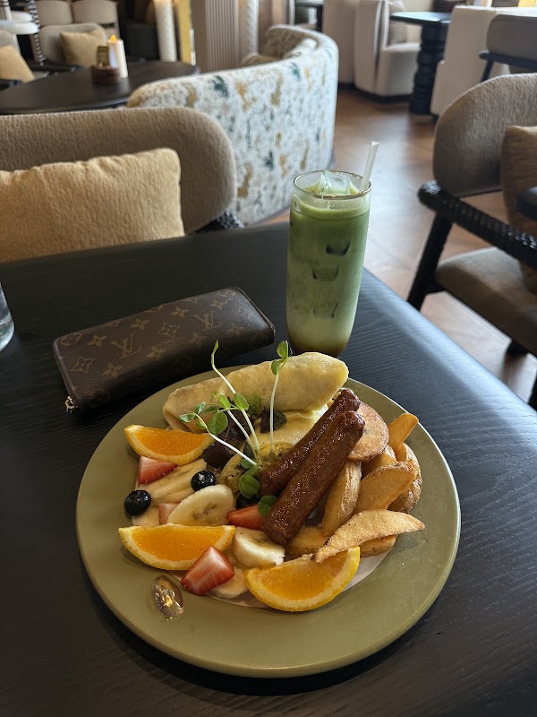 Almond Coffee & Cuisine 4