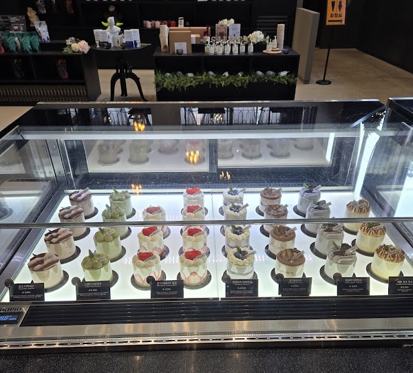 Calliope - Cafe/ Bakery/ Restaurant and more 1