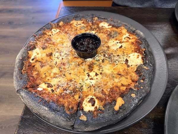 Black Crust Pizzeria 4
