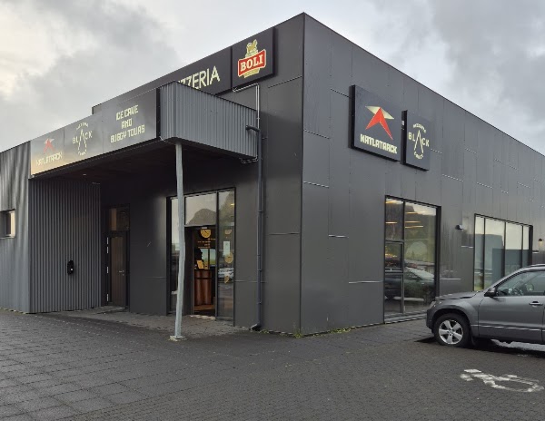 Black Crust Pizzeria 2