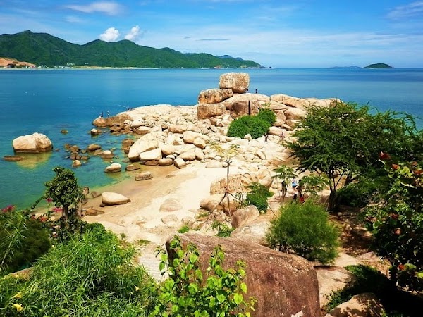 Bãi Tắm Hòn Chồng 5